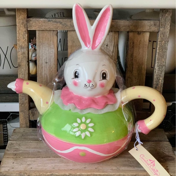 Johanna Parker Bunny Teapot - Picture 1 of 1
